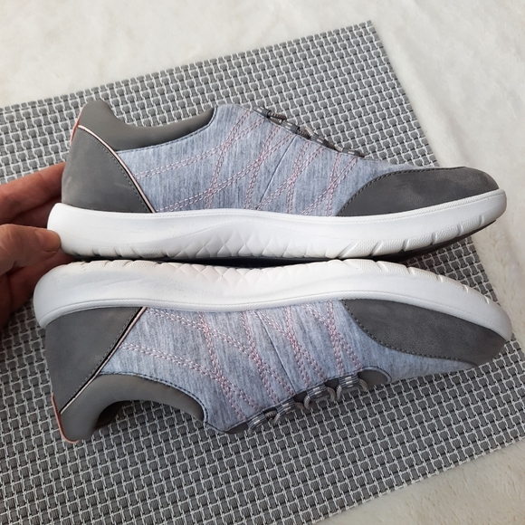 Clarks Adella Holly Comfort Walker Slip On Lightweight Gray Pink 8.5 Trainer - Picture 4 of 10